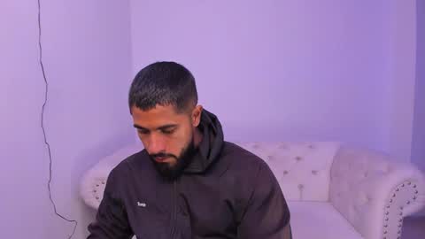 santiago_huntt online show from 12/27/24, 02:58