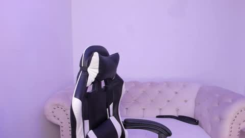 santiago_huntt online show from 11/22/25, 01:21