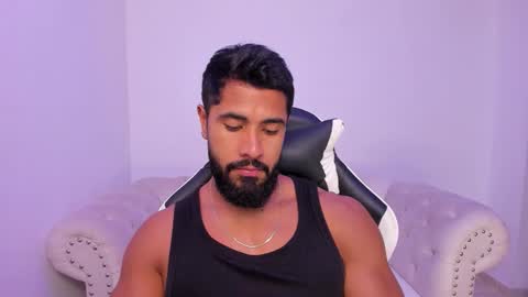 santiago_huntt online show from 12/23/25, 01:14