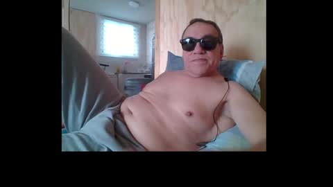 Snapshot of santiago_n chatting on 07/28/26, 02:13 santiago_n online show from 07/28/26, 02:13