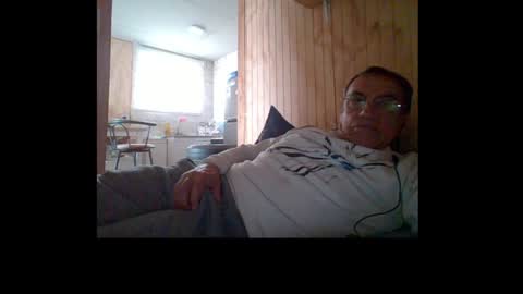 Snapshot of santiago_n chatting on 07/28/26, 09:14 santiago_n online show from 07/28/26, 09:14