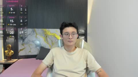 santiago_russo18 online show from 11/07/25, 07:14