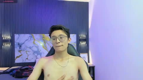 santiago_russo18 online show from 02/02/26, 09:02