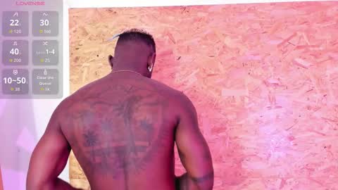 Snapshot of santiblack7 chatting on 11/26/25, 02:01 Santi online show from 11/26/25, 02:01