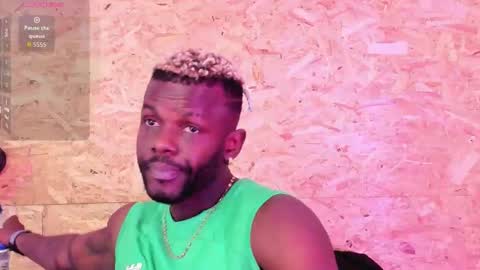 Snapshot of santiblack7 chatting on 11/27/25, 02:57 Santi online show from 11/27/25, 02:57