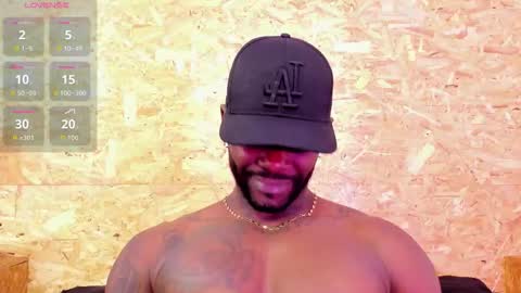 Snapshot of santiblack7 chatting on 12/20/25, 02:07 Santi online show from 12/20/25, 02:07