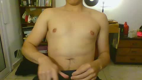 Snapshot of santibogadob chatting on 10/21/25, 05:08 santibogadob online show from 10/21/25, 05:08