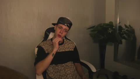 Julius Novachrono  online show from 09/14/25, 04:33