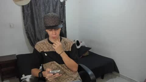 Julius Novachrono  online show from 04/04/26, 11:35