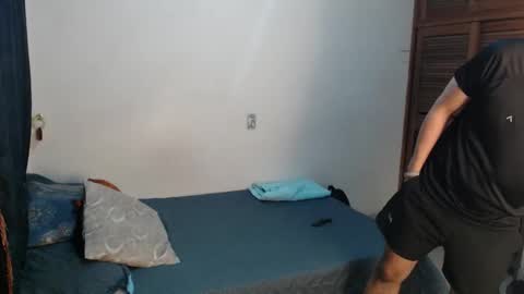 Snapshot of santiexxx chatting on 11/05/25, 02:11 santiexxx online show from 11/05/25, 02:11