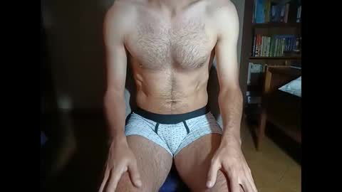 Snapshot of santifun33 chatting on 09/09/25, 06:57 Santiago online show from 09/09/25, 06:57