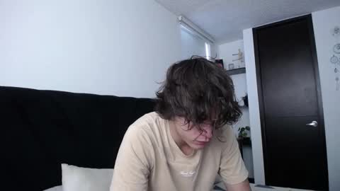 Snapshot of santii_rose chatting on 12/11/24, 02:00 Santii online show from 12/11/24, 02:00
