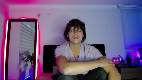 Snapshot of santii_rose chatting on 12/12/24, 03:32 Santii online show from 12/12/24, 03:32