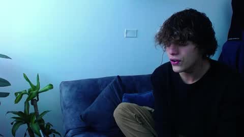Snapshot of santii_rose chatting on 12/14/24, 06:52 Santii online show from 12/14/24, 06:52