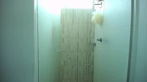 Snapshot of santii_rose chatting on 12/19/24, 12:23 Santii online show from 12/19/24, 12:23