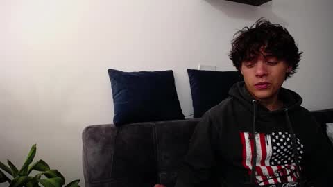 Snapshot of santii_rose chatting on 12/29/24, 05:33 Santii online show from 12/29/24, 05:33