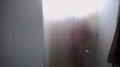 Snapshot of santii_rose chatting on 01/21/25, 11:46 Santii online show from 01/21/25, 11:46