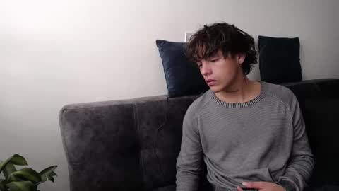 Snapshot of santii_rose chatting on 01/24/25, 04:06 Santii online show from 01/24/25, 04:06