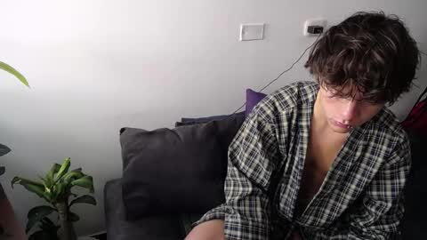 Snapshot of santii_rose chatting on 02/06/25, 01:21 Santii online show from 02/06/25, 01:21
