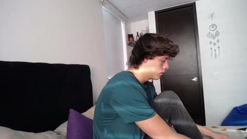 Snapshot of santii_rose chatting on 02/09/25, 01:03 Santii online show from 02/09/25, 01:03