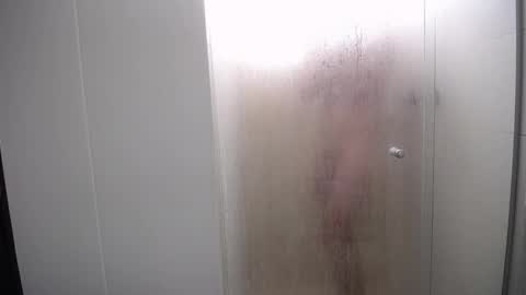 Snapshot of santii_rose chatting on 02/11/25, 11:43 Santii online show from 02/11/25, 11:43