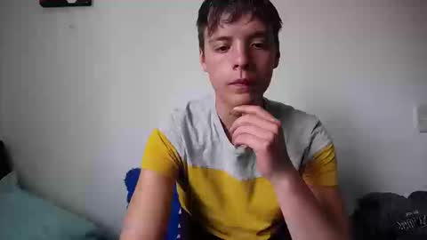 Snapshot of santii_rose chatting on 09/15/25, 04:40 Santii online show from 09/15/25, 04:40
