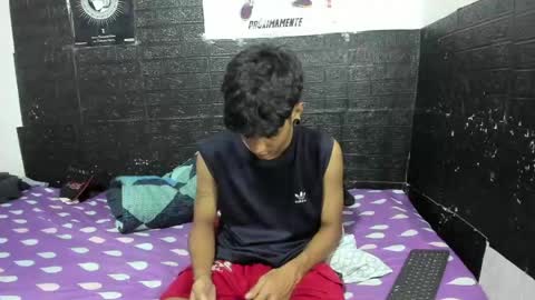 Snapshot of santos_xd chatting on 05/26/26, 03:24 santos online show from 05/26/26, 03:24