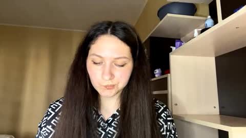 Anna online show from 10/05/25, 10:35
