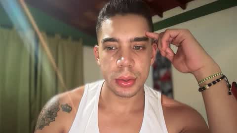 Snapshot of santoxxxkinney chatting on 01/18/26, 11:52 santoxxxkinney online show from 01/18/26, 11:52