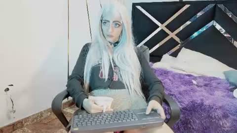 Snapshot of santsara chatting on 07/11/26, 04:32 SANTSARA online show from 07/11/26, 04:32