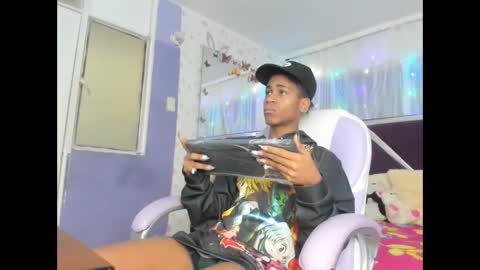 Snapshot of santy_bigcock_01 chatting on 11/21/25, 03:22 santy online show from 11/21/25, 03:22