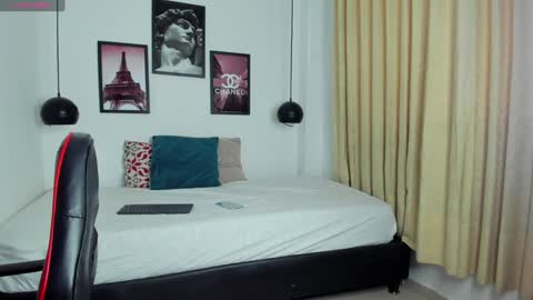 Snapshot of santy_carrington chatting on 12/21/24, 08:21 Santiago Carrington online show from 12/21/24, 08:21