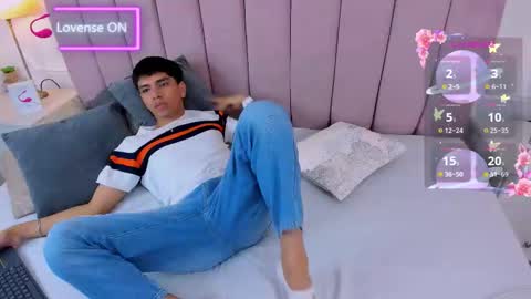 Santiago Carrington online show from 03/11/26, 07:53