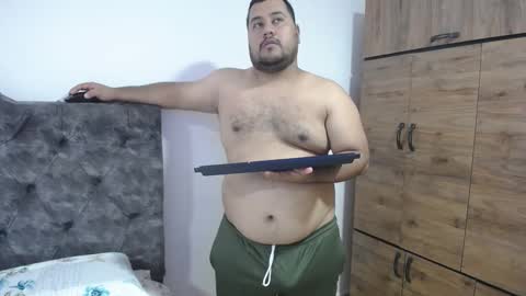 Snapshot of santy_gold chatting on 09/12/25, 07:25 Santiago online show from 09/12/25, 07:25