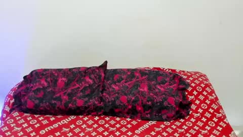 santy_of1 online show from 05/10/26, 11:37