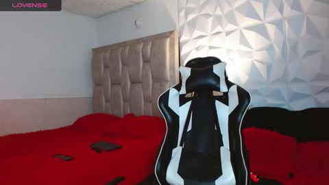 Snapshot of santyago_taylor chatting on 12/01/24, 09:04 Santyago online show from 12/01/24, 09:04