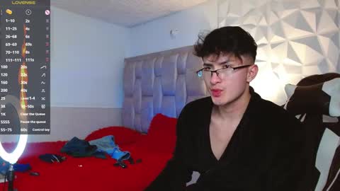 Snapshot of santyago_taylor chatting on 12/09/24, 12:12 Santyago online show from 12/09/24, 12:12