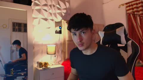 Snapshot of santyago_taylor chatting on 12/26/24, 01:07 Santyago online show from 12/26/24, 01:07