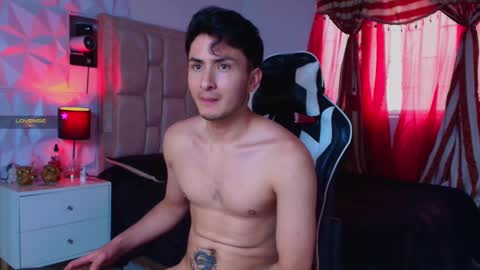 Snapshot of santyago_taylor chatting on 01/01/25, 09:52 Santyago online show from 01/01/25, 09:52