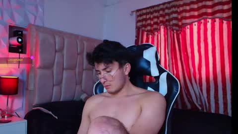 Snapshot of santyago_taylor chatting on 01/15/25, 09:41 Santyago online show from 01/15/25, 09:41