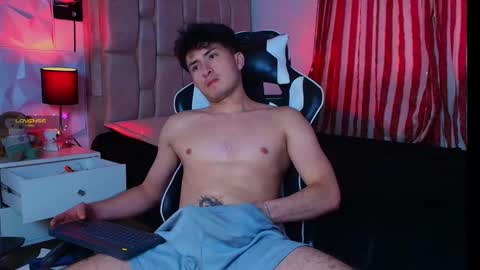 Snapshot of santyago_taylor chatting on 01/18/25, 09:55 Santyago online show from 01/18/25, 09:55