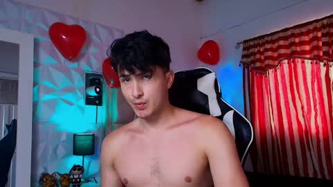 Snapshot of santyago_taylor chatting on 02/17/25, 06:59 Santyago online show from 02/17/25, 06:59