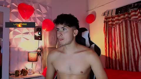 Snapshot of santyago_taylor chatting on 03/04/25, 06:50 Santyago online show from 03/04/25, 06:50