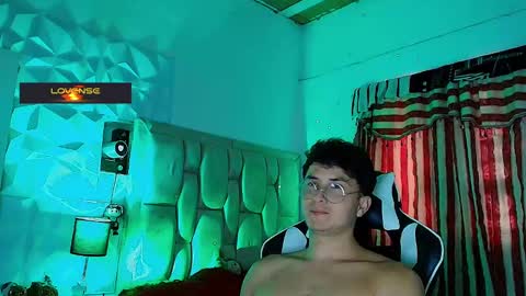 Snapshot of santyago_taylor chatting on 03/10/25, 07:18 Santyago online show from 03/10/25, 07:18