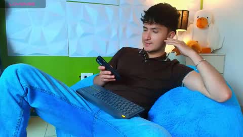 Snapshot of santyago_taylor chatting on 09/22/25, 07:05 Santyago online show from 09/22/25, 07:05