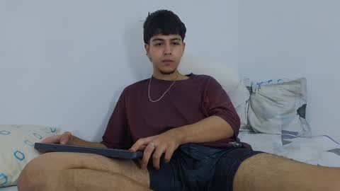 Snapshot of santybig18 chatting on 12/06/24, 01:51 santybig18 online show from 12/06/24, 01:51