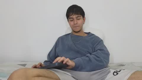 Snapshot of santybig18 chatting on 01/05/25, 04:58 santybig18 online show from 01/05/25, 04:58