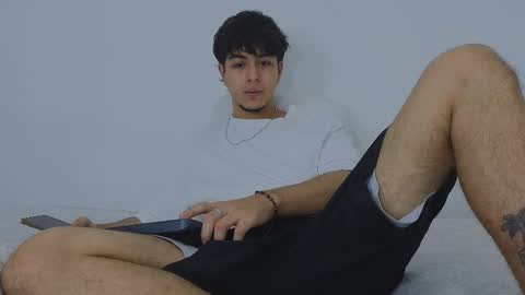 Snapshot of santybig18 chatting on 02/22/25, 11:35 santybig18 online show from 02/22/25, 11:35