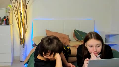 Snapshot of santythousand chatting on 02/18/26, 07:43 santythousand online show from 02/18/26, 07:43