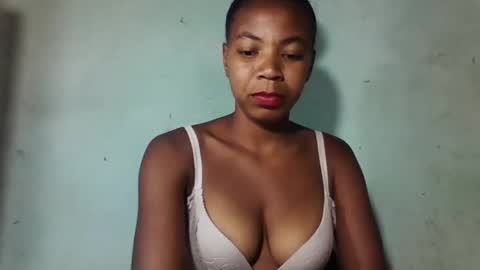 sanyah0123 online show from 12/05/25, 10:35